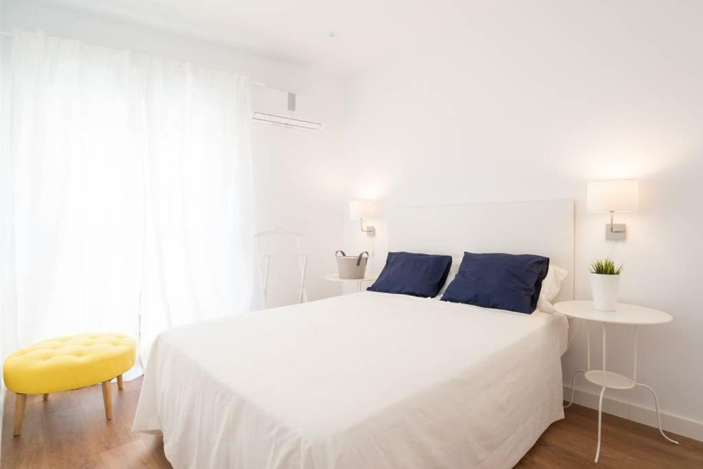 Lyrioshomes Malaga Cervantes Exterior foto
