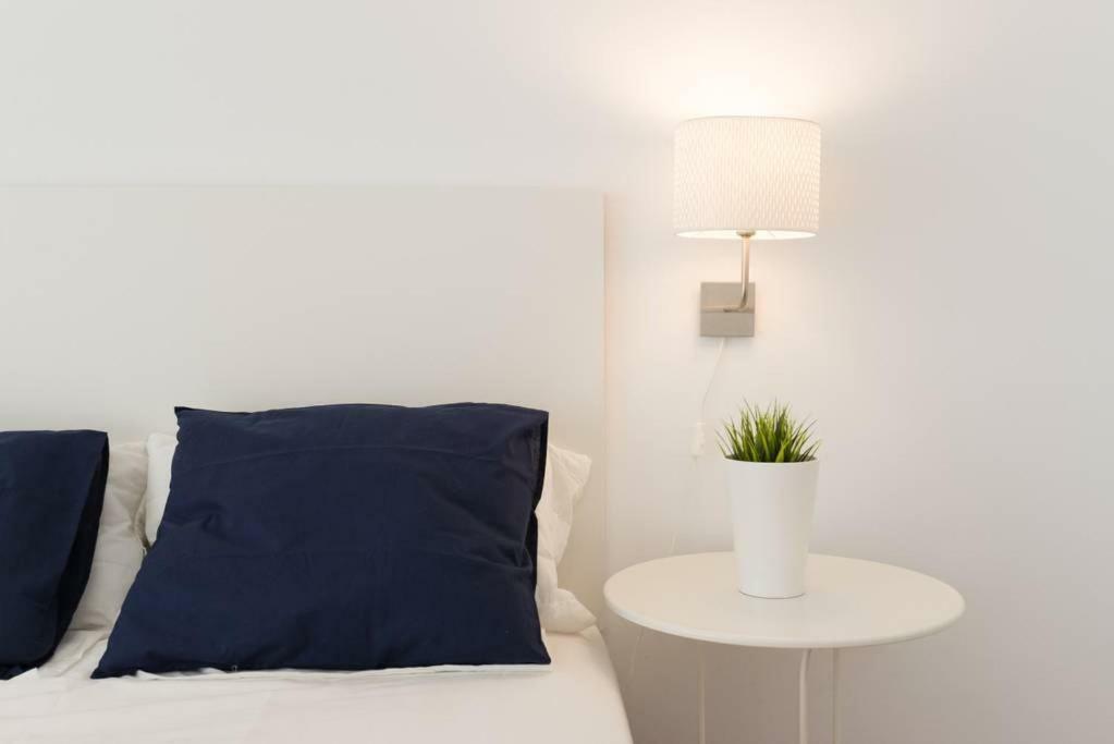 Lyrioshomes Malaga Cervantes Exterior foto