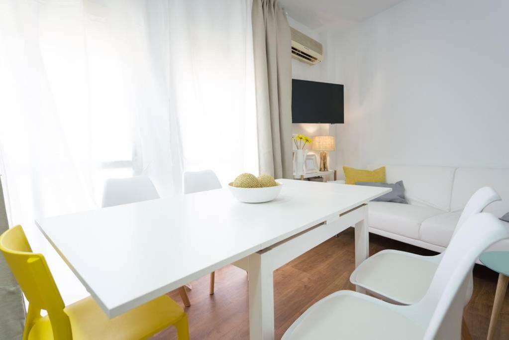Lyrioshomes Malaga Cervantes Exterior foto
