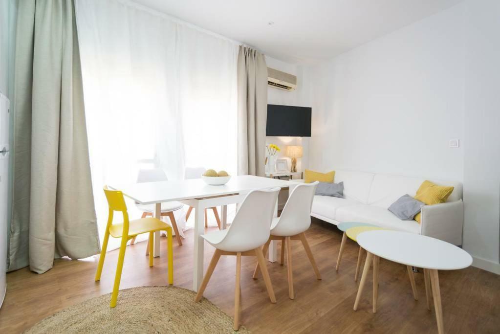 Lyrioshomes Malaga Cervantes Exterior foto